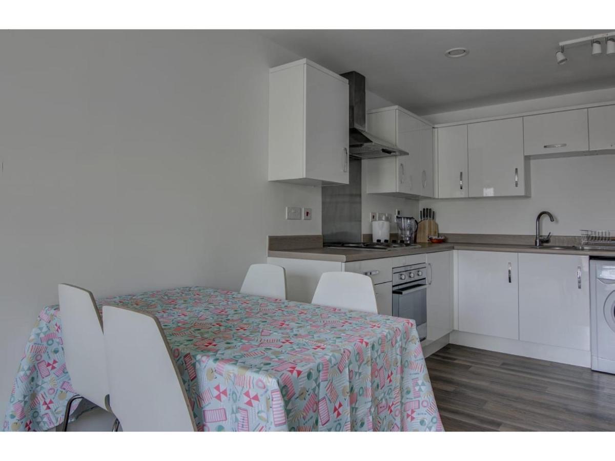 Large, Spacious And Modern Apt For 4 In Manchester Exteriör bild