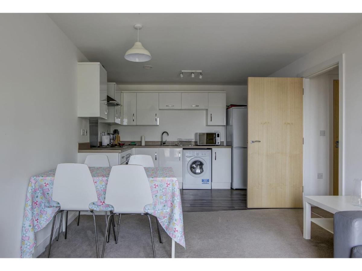 Large, Spacious And Modern Apt For 4 In Manchester Exteriör bild
