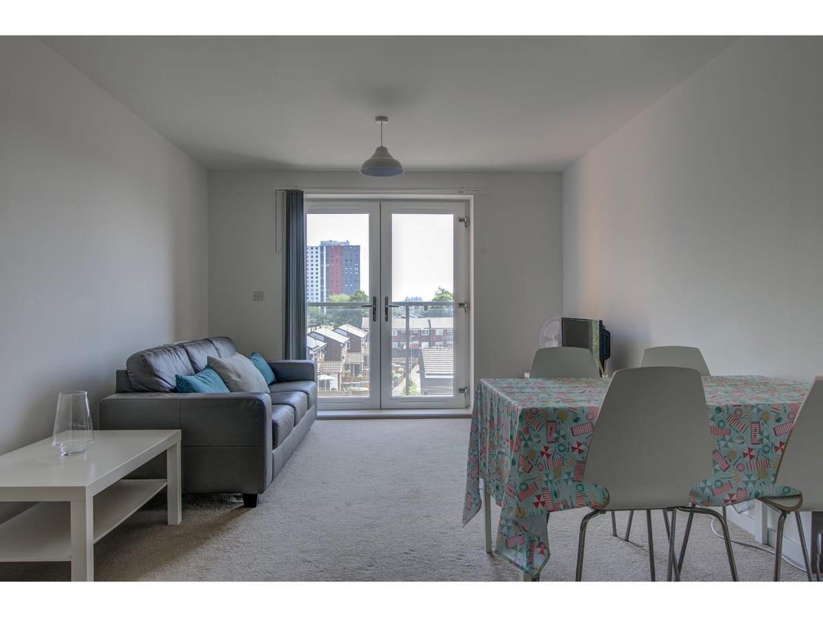 Large, Spacious And Modern Apt For 4 In Manchester Exteriör bild