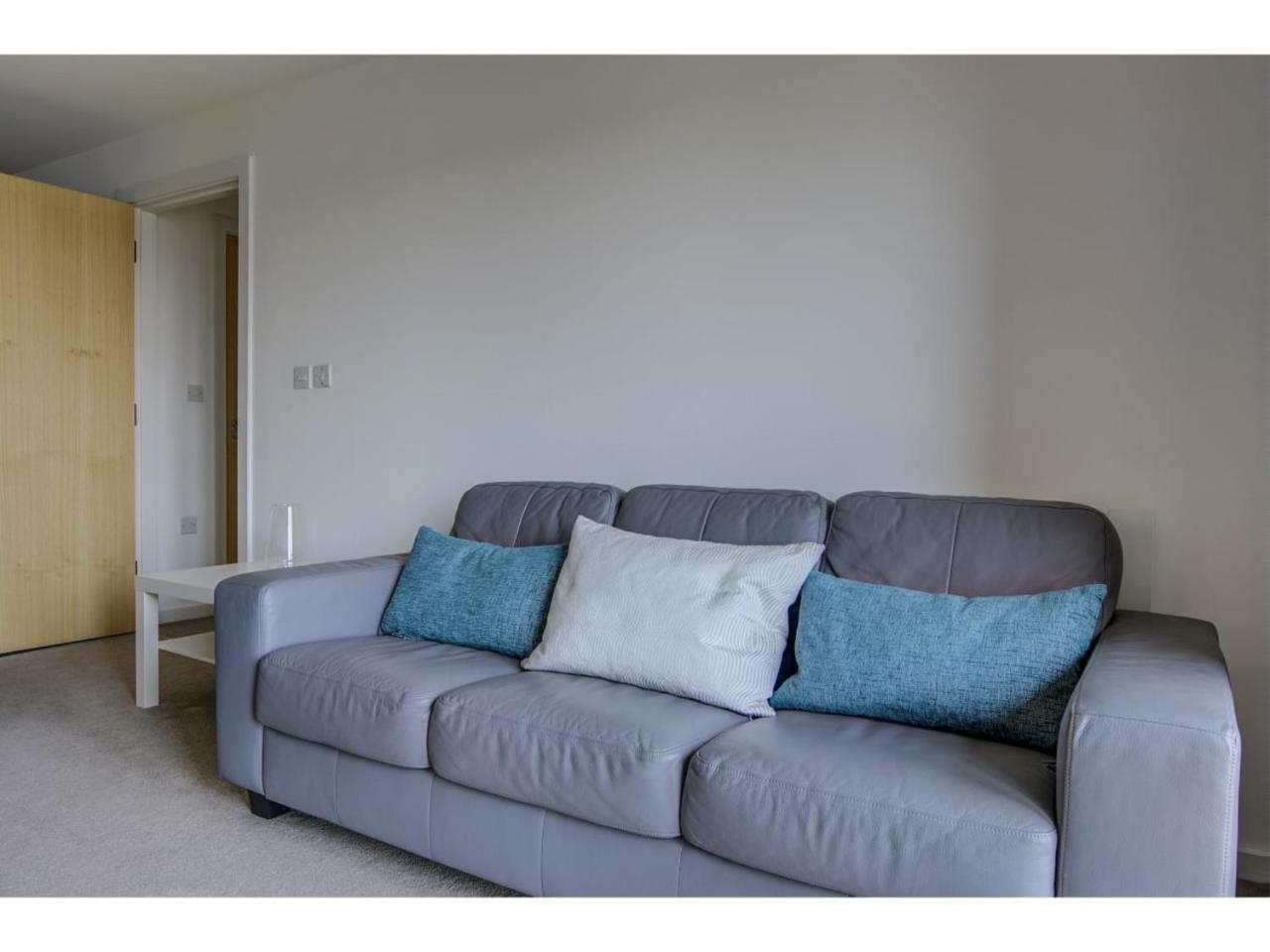 Large, Spacious And Modern Apt For 4 In Manchester Exteriör bild